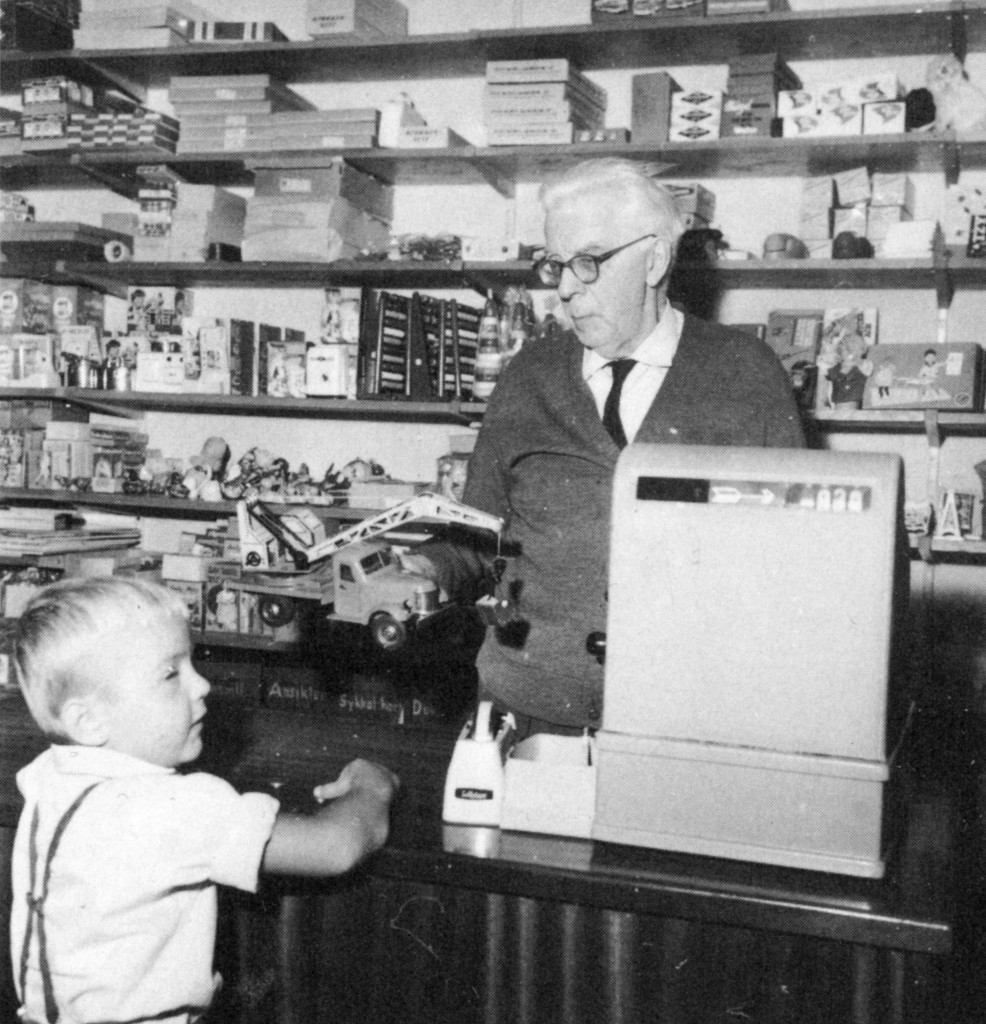 Halvard Andresen bak disken