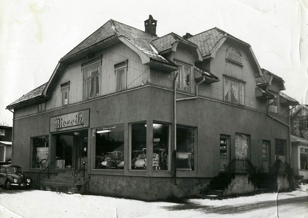 Framnesveien 28 / Øyvind Bjørvik Fargehandel as