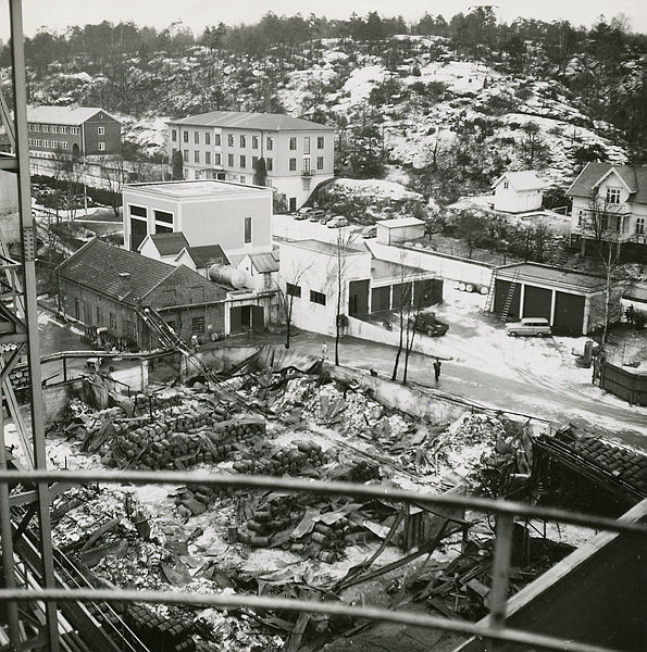 Slik så det ut etter en brann i et lager på Jahres Fabrikker
