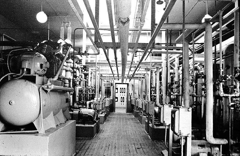 Fra et pumperom som tilhørte destillasjonstårnet i fettsyrefabrikken.