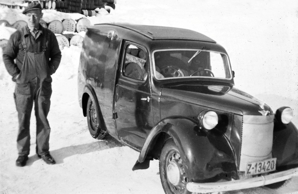 Reidar Hvidsten med Austin 8 Van, 1948 mod.
