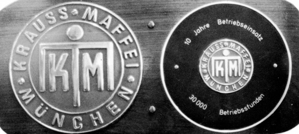 Plakett for 30.000 timers bruk av plastmaskinen