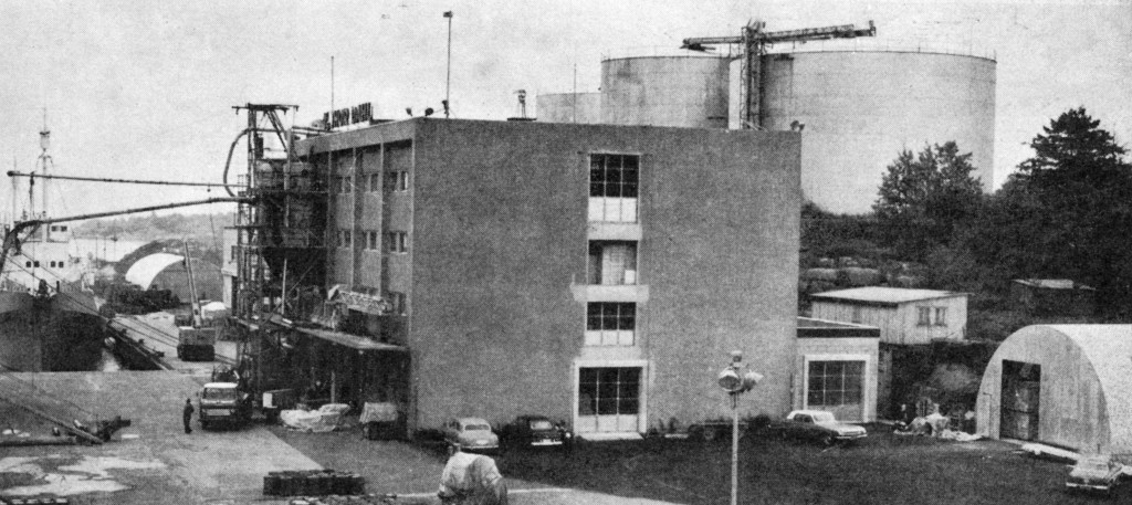 Plastfabrikken holdt til i lagerbygningens nordre del.