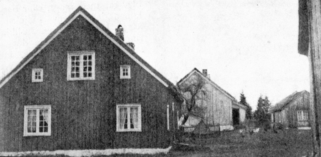 Midtre og vestre Tveitan, framhusene