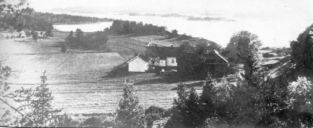 Vestre Vindal midt på bildet