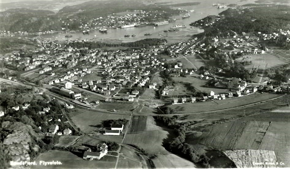 Flyfoto av Sandefjord by