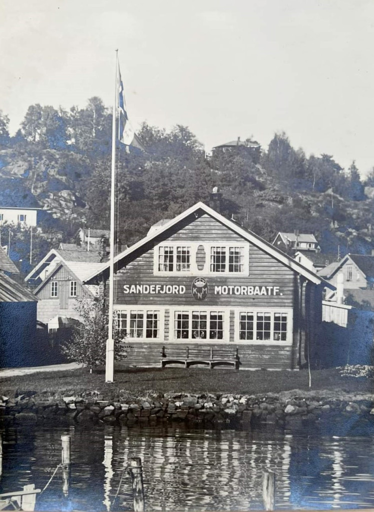 Det første klubbhuset