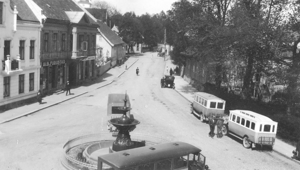 Bussholdeplass 1920-årene