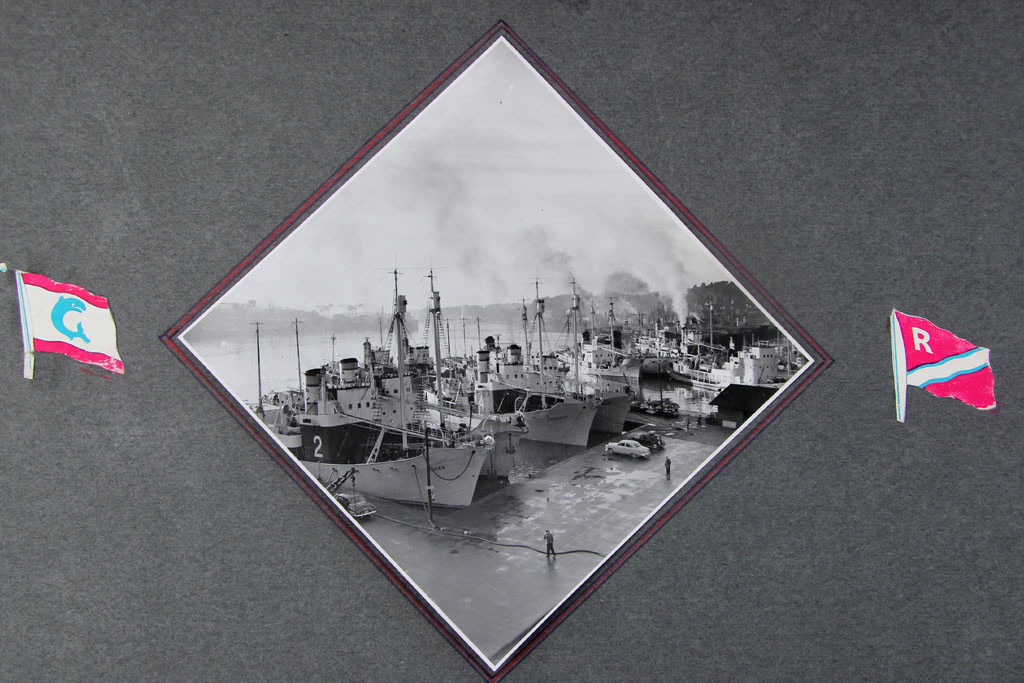 Hvalbåter under utrustning