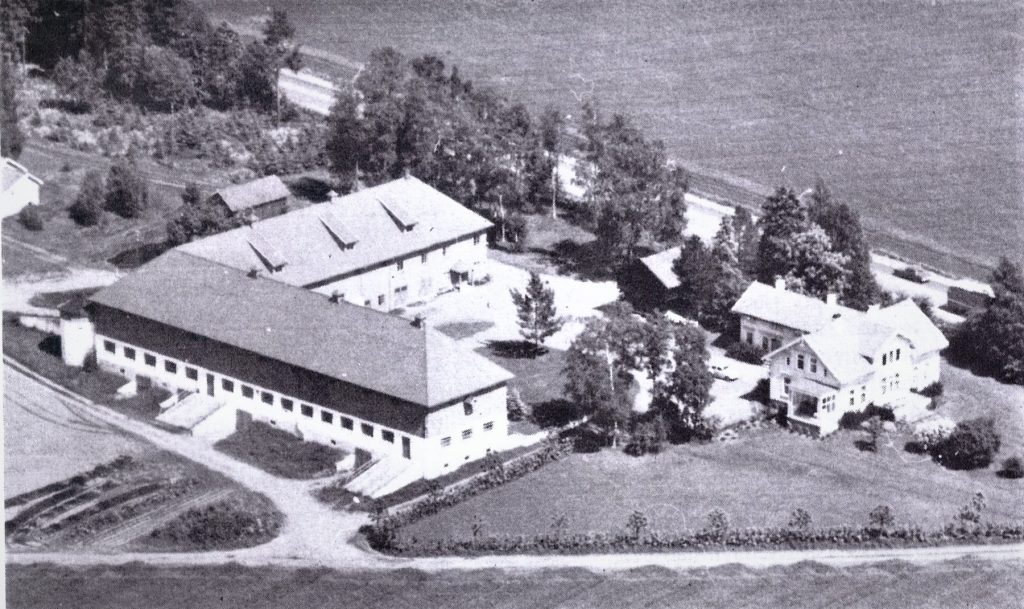 Hunstok gård (Raveien 300)