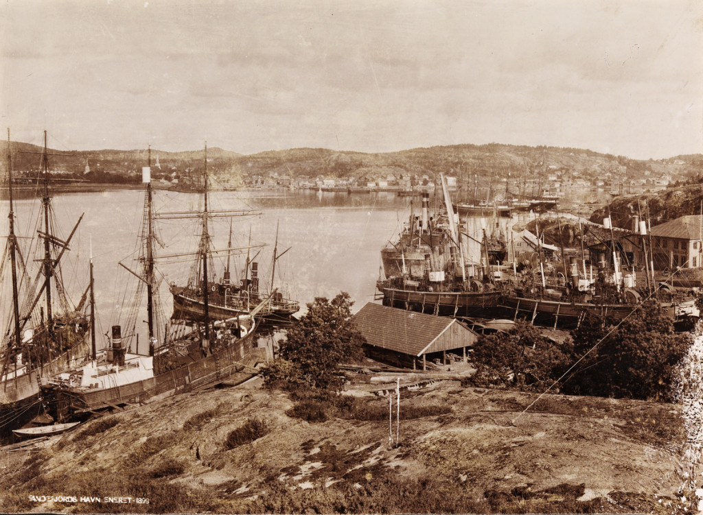 Oversiktsbilde fra 1899 over AS Framnæs mekaniske Værksted.