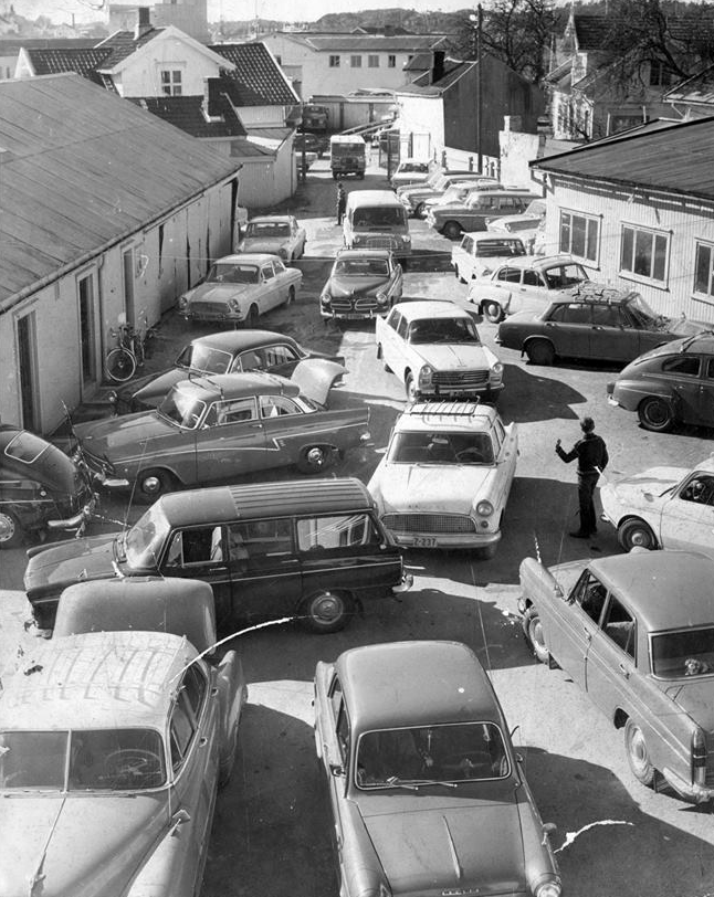 Kaos på parkeringen til øl utsalget.