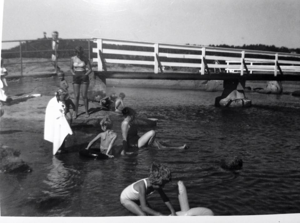 Badeliv på Asnes badestrand tidlig 1960-tallet