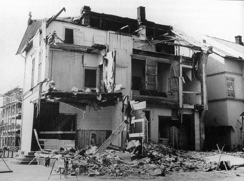 Riving av Cafe Fønix