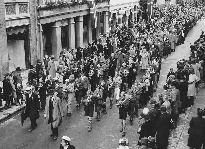 Framnes Guttemusikkorps (senere skolekorps) 17. mai 1945