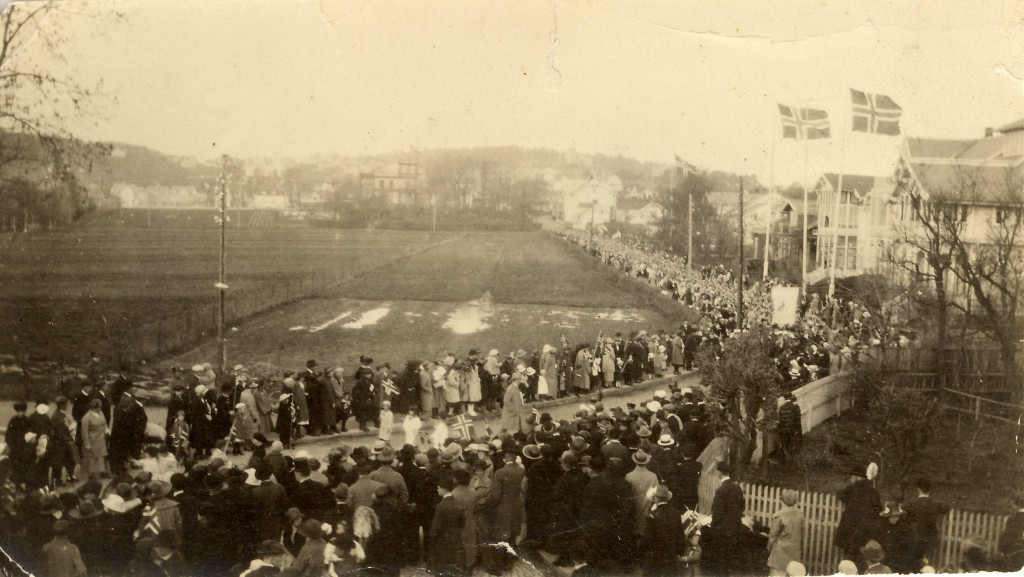 Badeparken til venstre før beplanting
