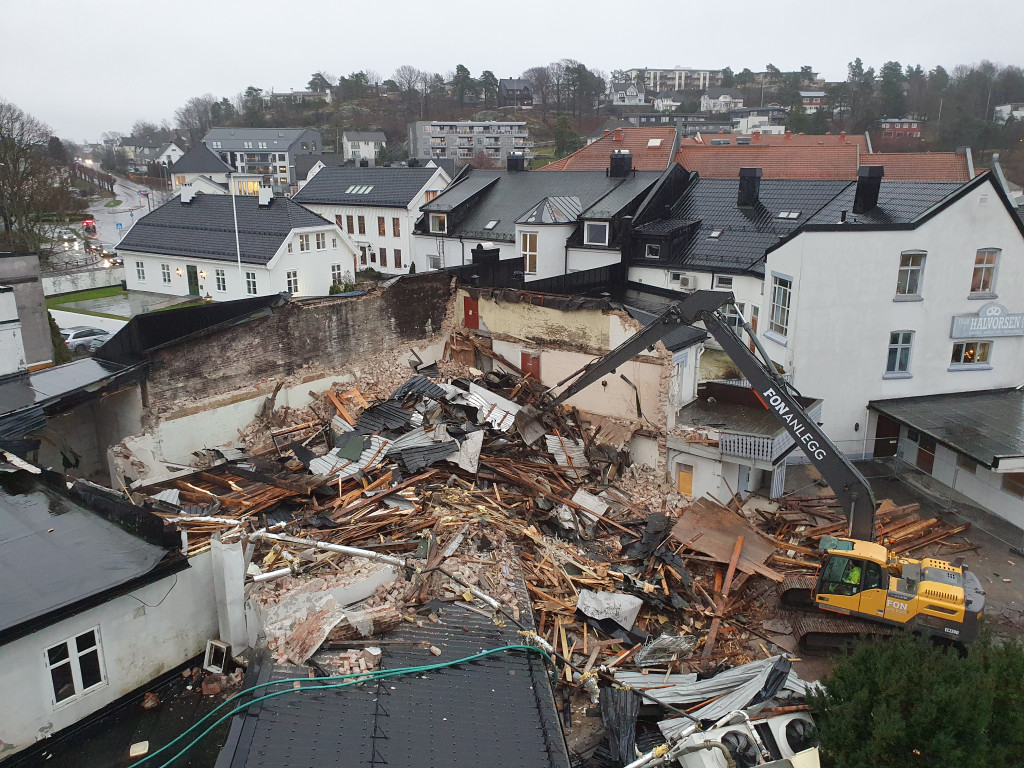 Riving av Chr. Hvidts Plass 3