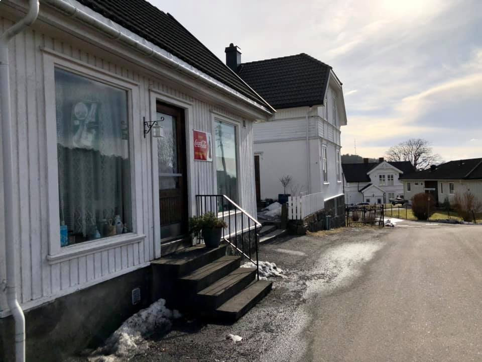 R. Jonassen kolonial