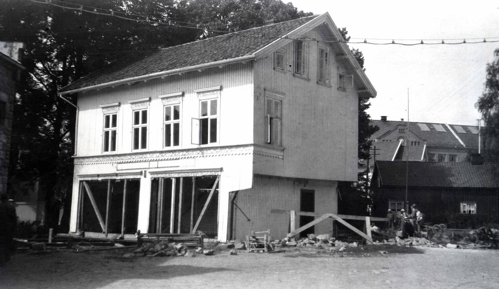 Ekeligården under flytting