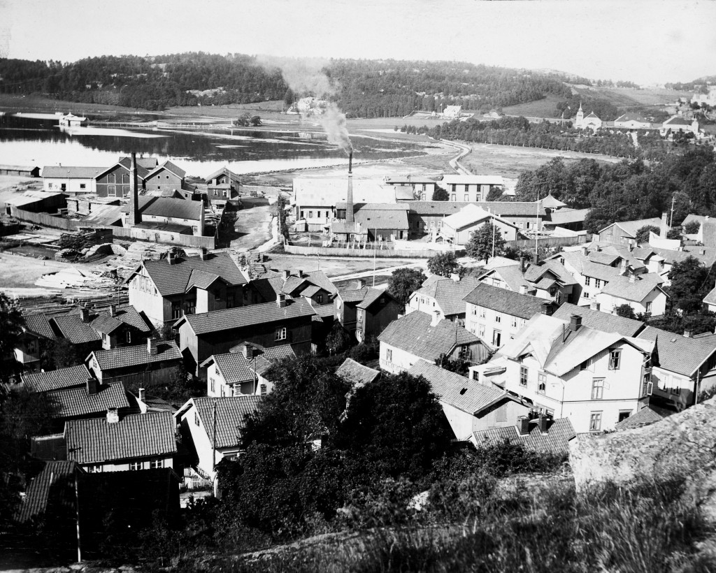 Mot indre havn og bryggeområdet