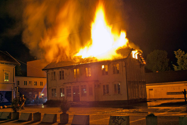 Linaaegården brenner