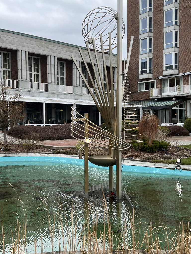 Isdronningen, Fugl Fønix, isskulptur i Parkhaven