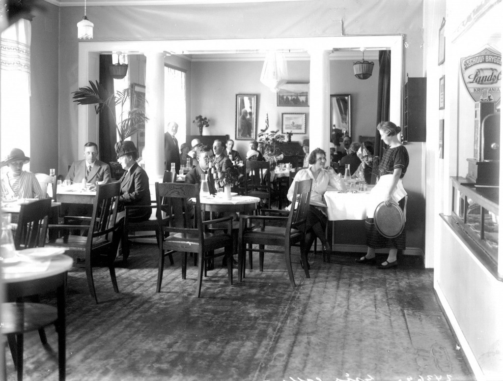 Iris Restaurant og Kafe