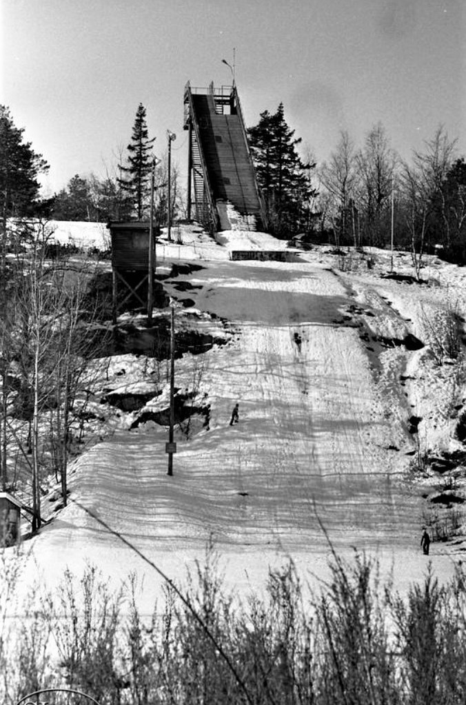 FRILUFTSLIV OG IDRETT - SVERDSTADKOLLEN