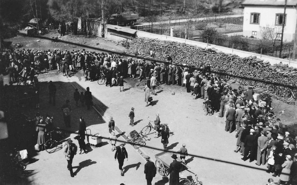 UTLEVERING AV RADIOAPPARATER FREDSVÅREN 1945