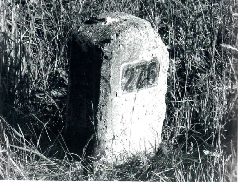 Kilometerstein på Fevang