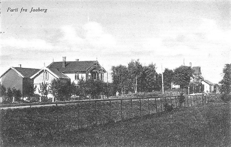 JERNBANE OG JERNBANESTASJON