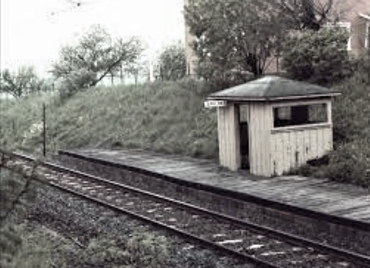 JERNBANE OG JERNBANESTASJON