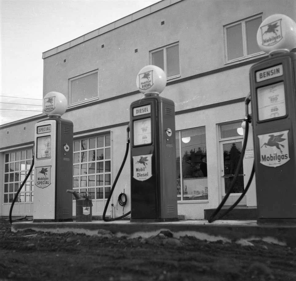Lasken Bensinstasjon med bilverksted