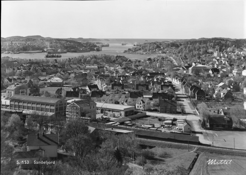 UTSIKT FRA ÅSEN OG ÅSLY