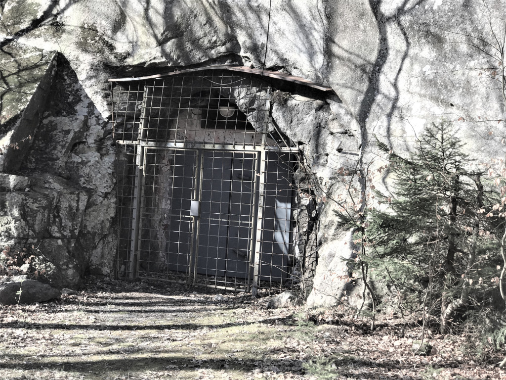 MOKOLLEN - MINNER FRA ANDRE VERDENSKRIG