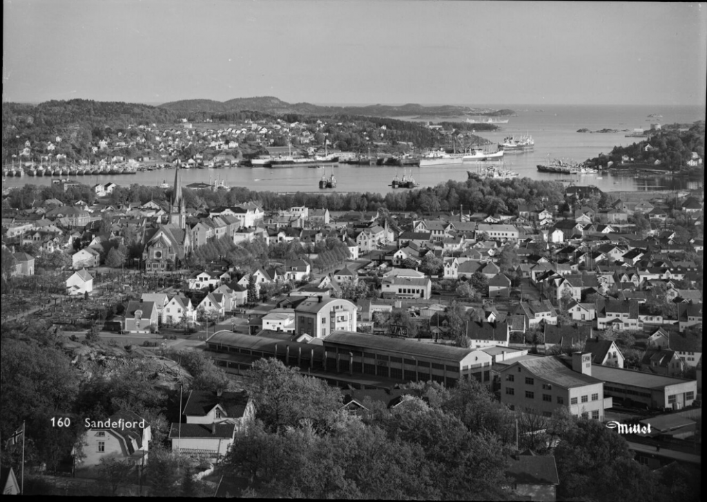 UTSIKT FRA ÅSEN OG ÅSLY