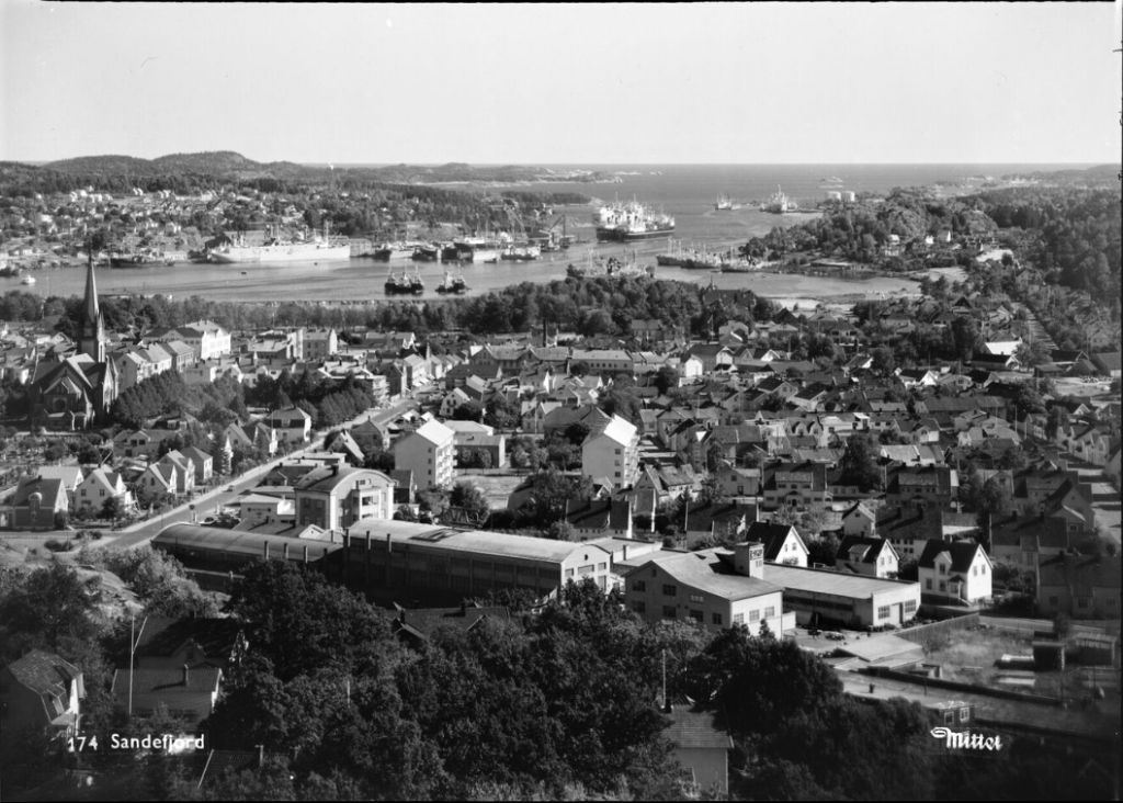 UTSIKT FRA ÅSEN OG ÅSLY
