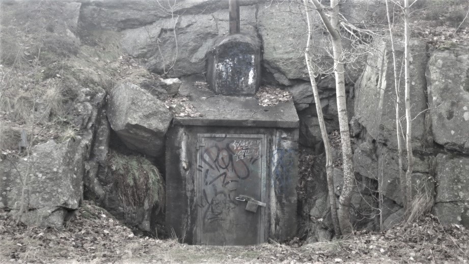 MOKOLLEN - MINNER FRA ANDRE VERDENSKRIG