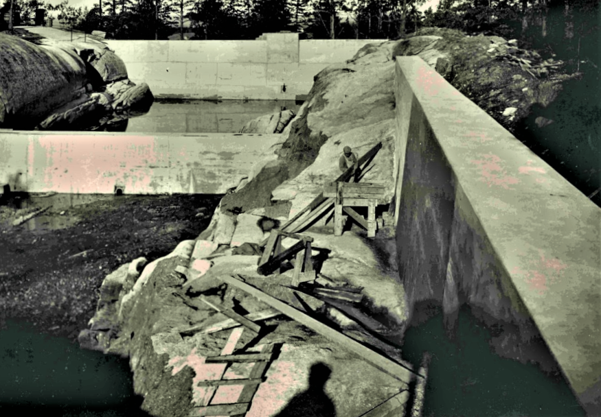 INNLAGT VANN - FRA GOKSJØ - I ÅPNE BASSENGER