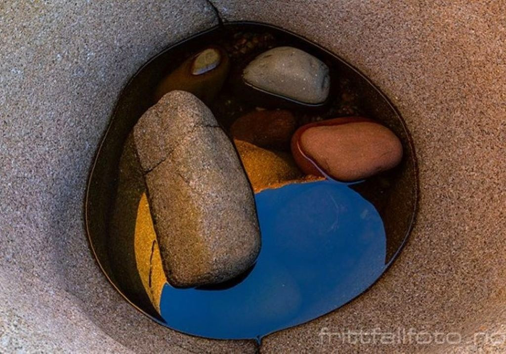 Holmer, svaberg og jettegryter