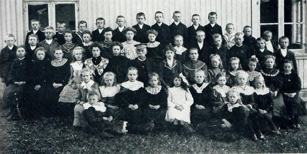 From skole - Klassebilde 1906