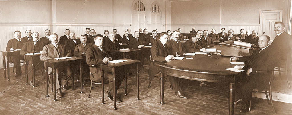 Bystyret de første krevende årene under 2. verdenskrig