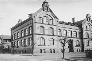 Bilde av Landstads gate 26 -  Sandefjord Middelskole/Handelsgym (tidl. Jernbanealleen 19)
