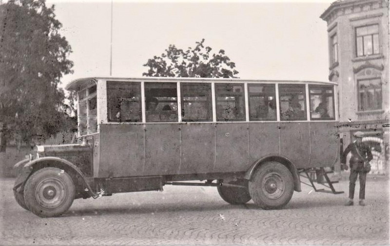 Buss av eldre årgang.