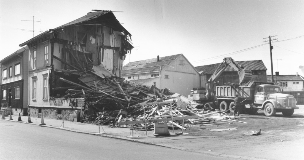 Riving - klargjøring av tomt  /  Dronningensgate 6