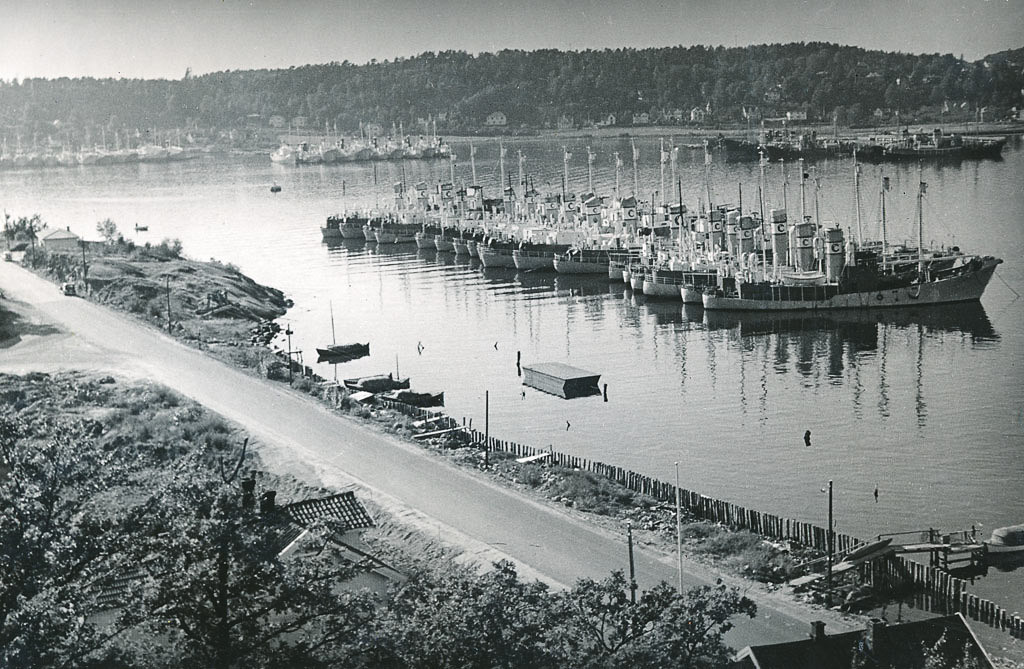 Hvalbåter ved Huvik