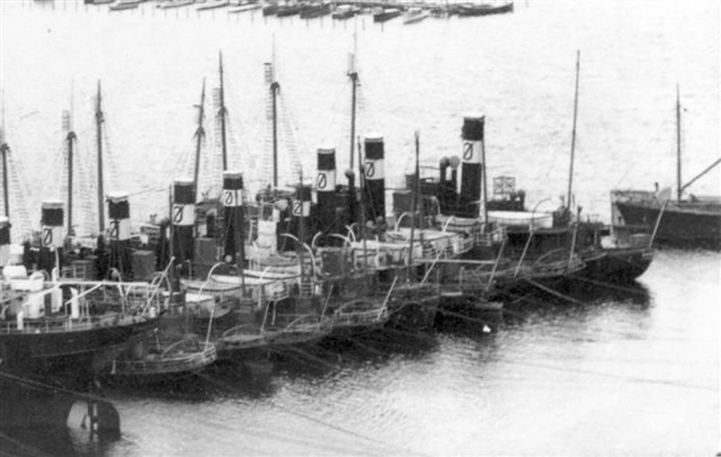 Hvalbåter i sommeropplag