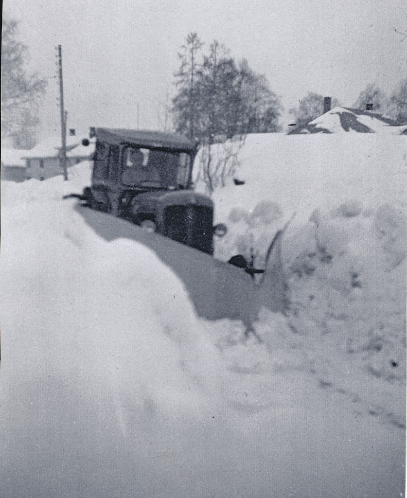 Brøyting i Huvikveien