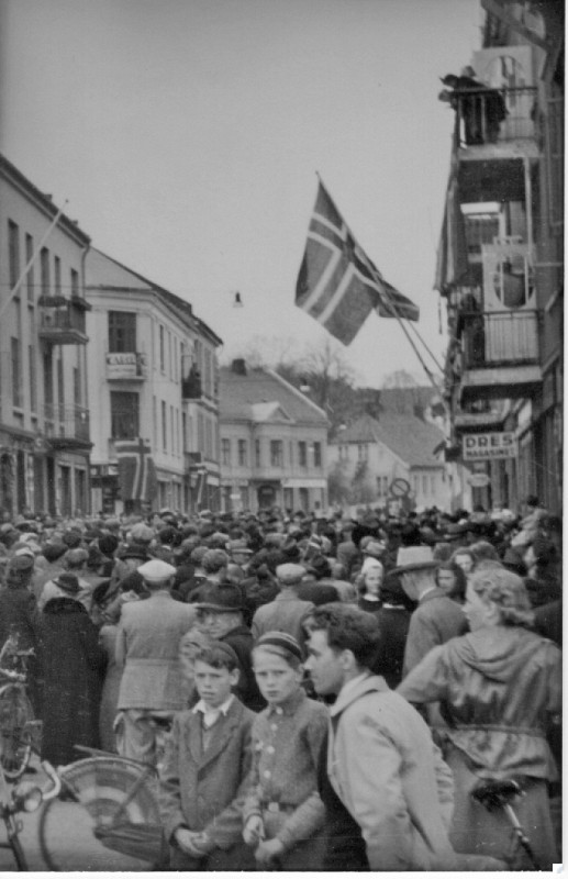 Frigjøring 8. mai / Storgata 12