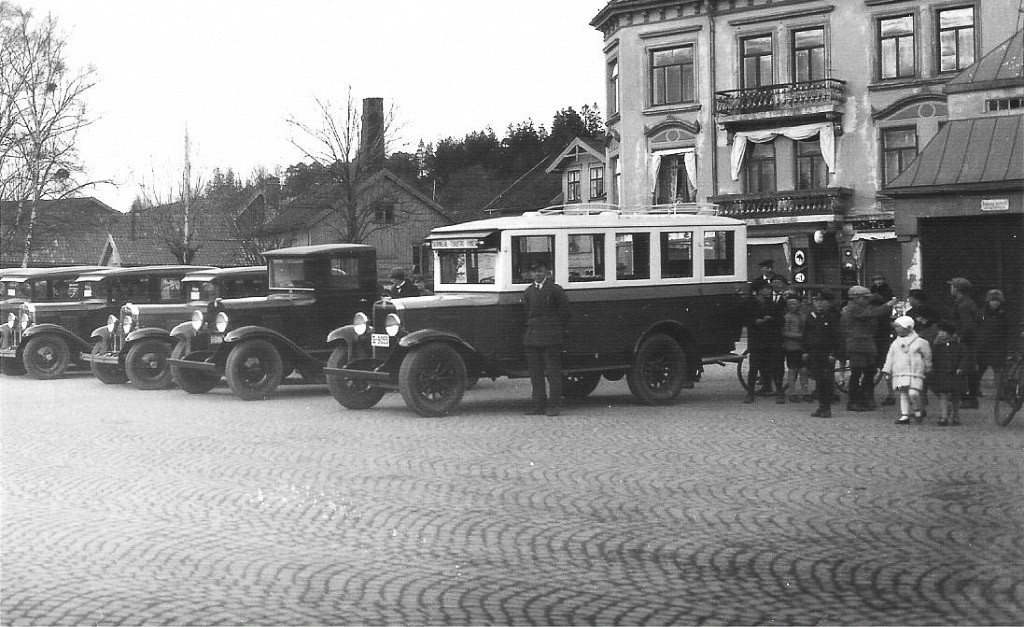 Bilutstilling på Torget